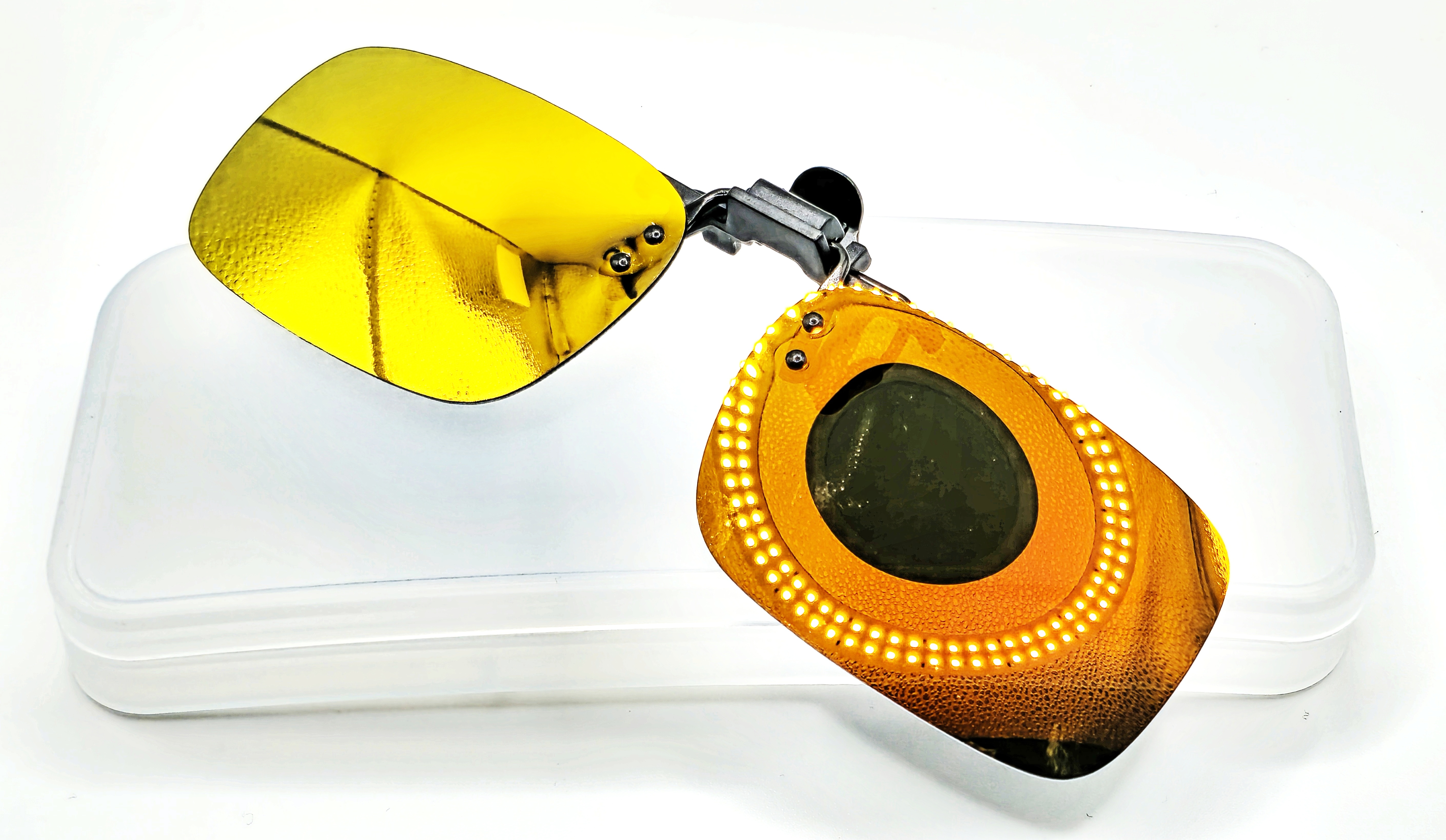 QiiM P-15 polarizační klips | Červený polarizační klip | Klip na brýle s pouzdrem