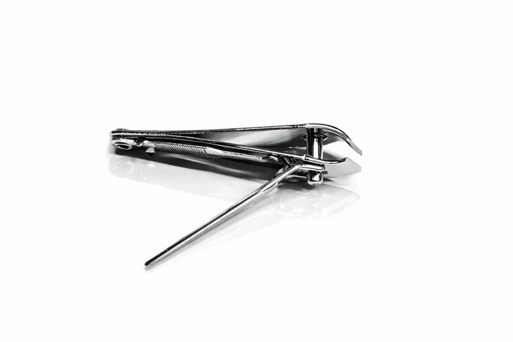 QiiM Celokovové nerezové štípačky na nehty s dekorem – 7 cm