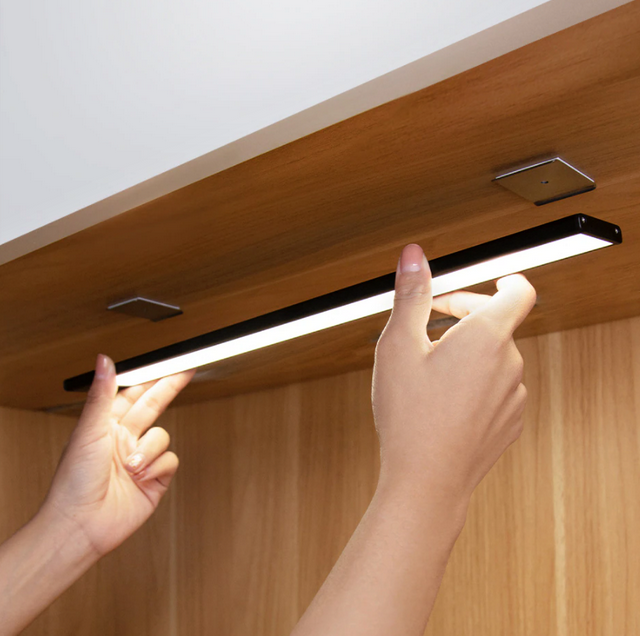 Dobíjecí LED pásek TDL 6110 | pohybový senzor | 23cm | stříbrný